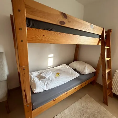 Geraeumige Im Gruenen *