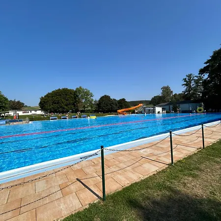 Geraeumige Im Gruenen Lejlighed