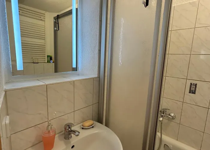 Geraeumige Im Gruenen * ليختنشتاين